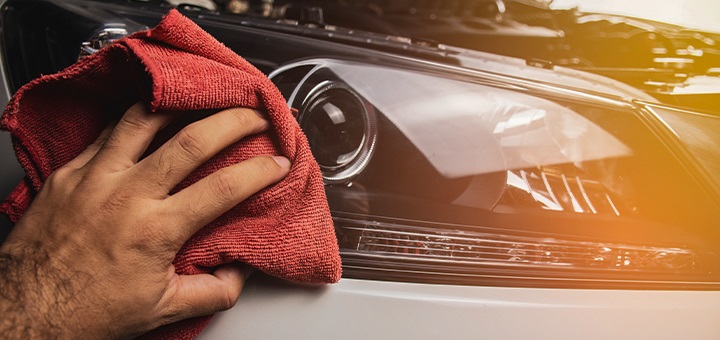 Cómo limpiar el salpicadero de un coche con un limpiador a vapor 